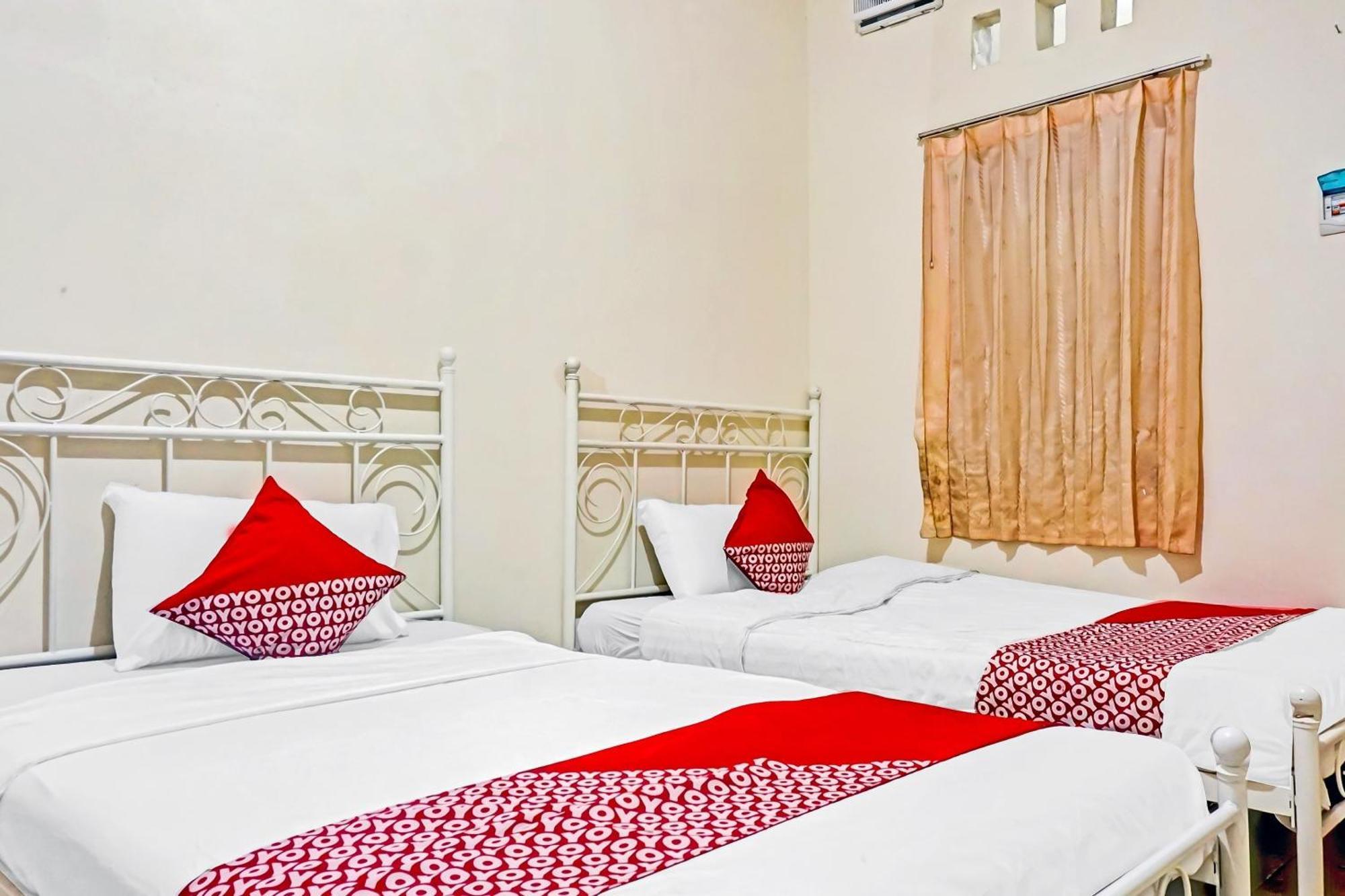 Hotel Oyo 90689 Lily House à Tangerang Extérieur photo